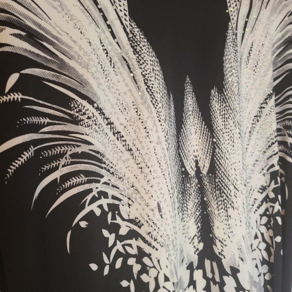 TRÏBE Angel Wing Rhinestone Detail Navy Tunic Size Large NWT - Picture 6 of 10